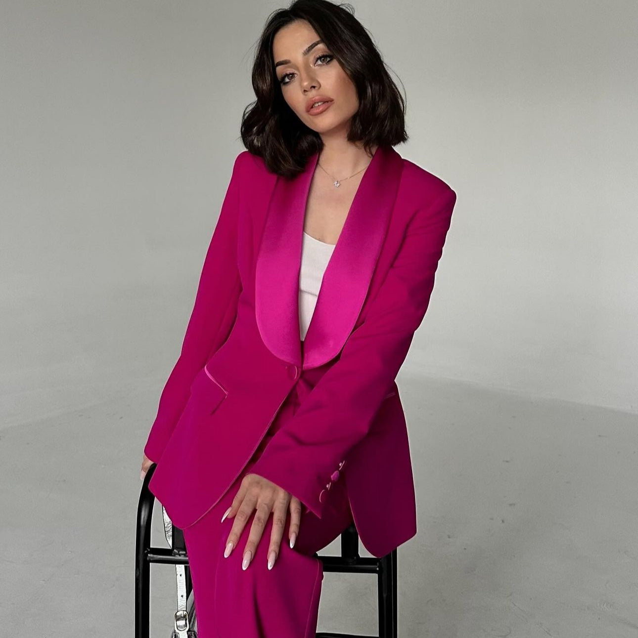 Tailleur Azzurra giacca colletto scialle in raso pantaloni palazzo vestibilita perfetta taglia dalla 38 alla 54 Made in Italy