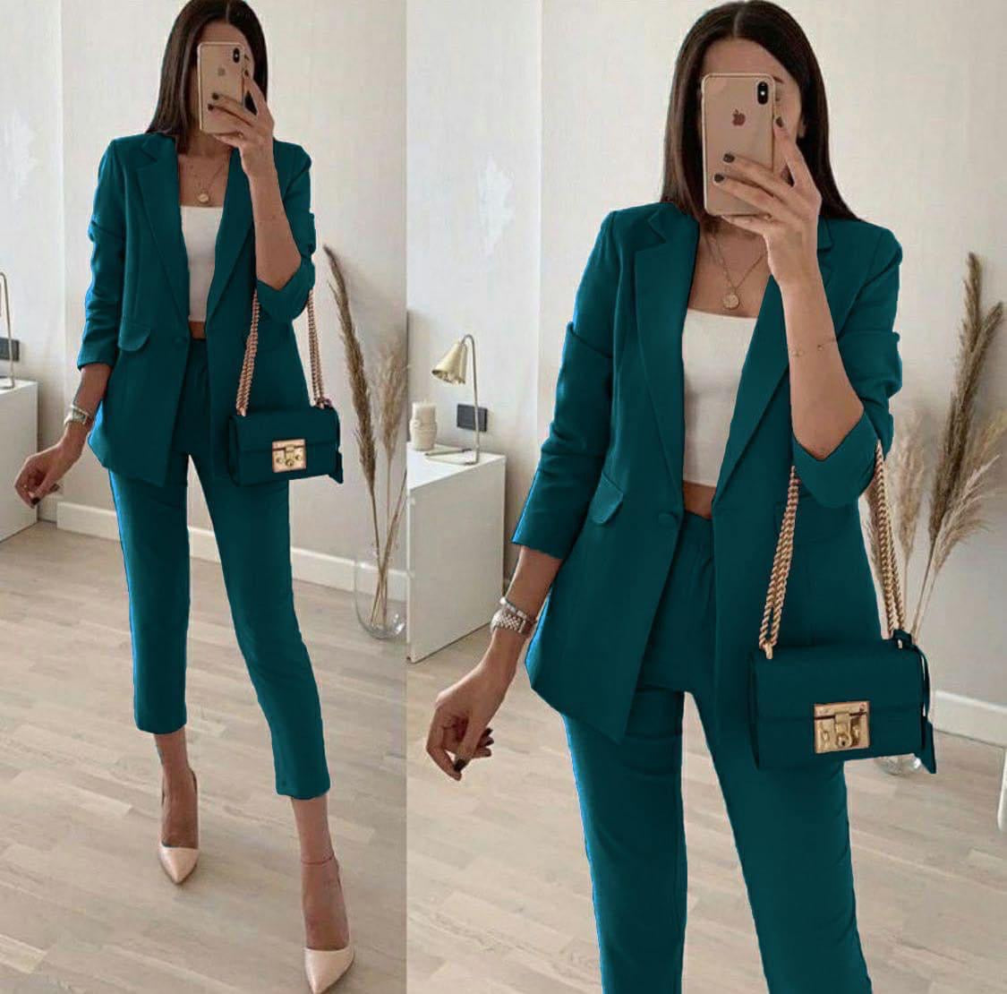 Tailleur Maria Vittoria giacca foderata con pantaloni sigaretta in coordinato tessuto leggermente elasticizzato ottima vestibilita Made in Italy 🇮🇹