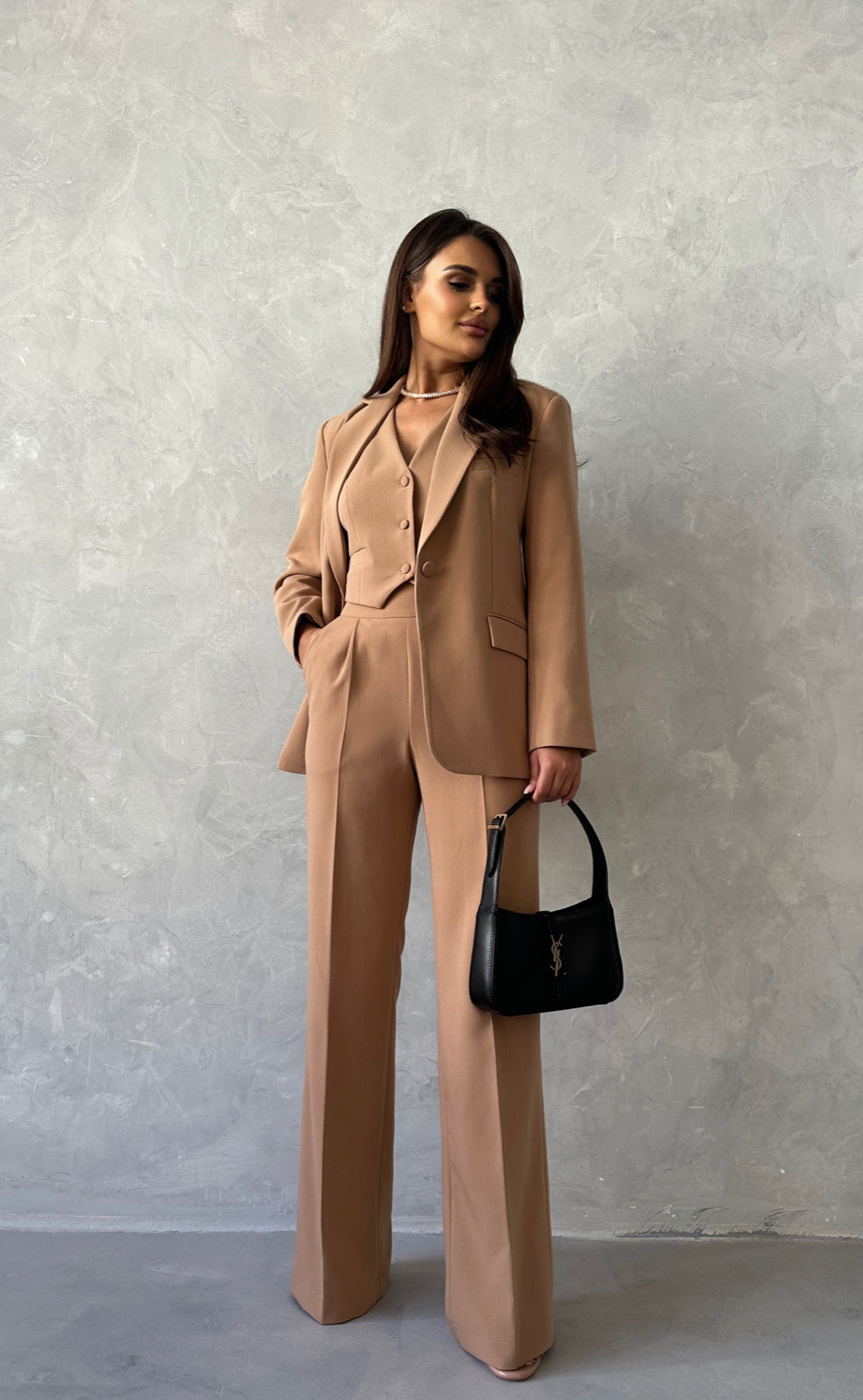 Tailleur MARCELLA Giacca gilet e pantalone a palazzo in coordinato tessuto leggermente elasticizzato ottima vestibilita Made in Italy 🇮🇹