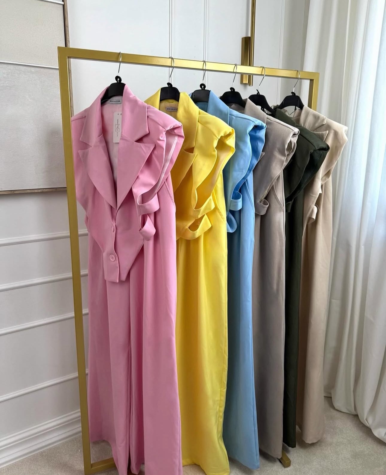 Tailleur GIORGIA chic e raffinato, perfetto per eventi serali, cene eleganti o uscite di classe non fartelo scappare in promo