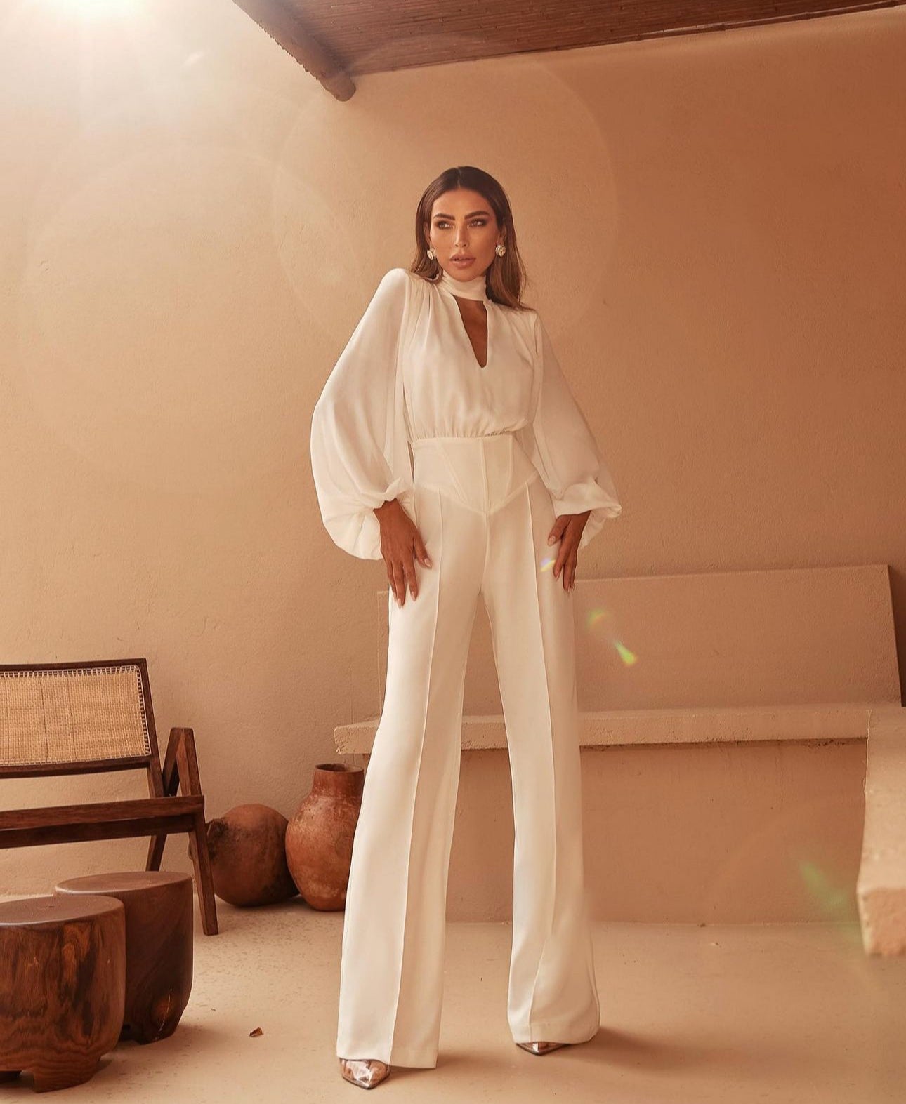 Jumpsuite MILENA Realizzata con materiali di alta qualità, è perfetta per ogni occasione grazie alla sua elegante vestibilità.