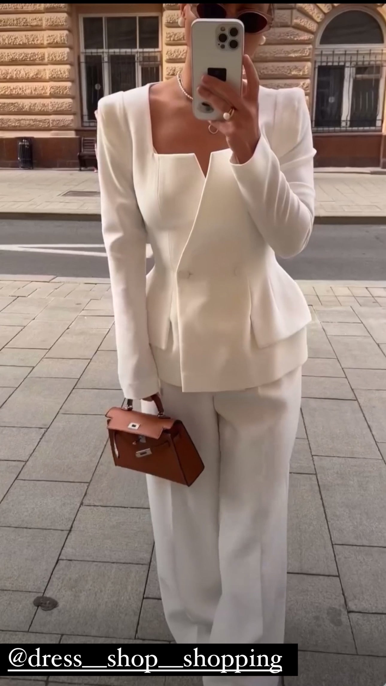 Tailleur Dea giacca scollo quadrato e pantaloni palazzo