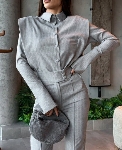 Coordinato GAIA con camicia e pantaloni in tessuto punto Roma