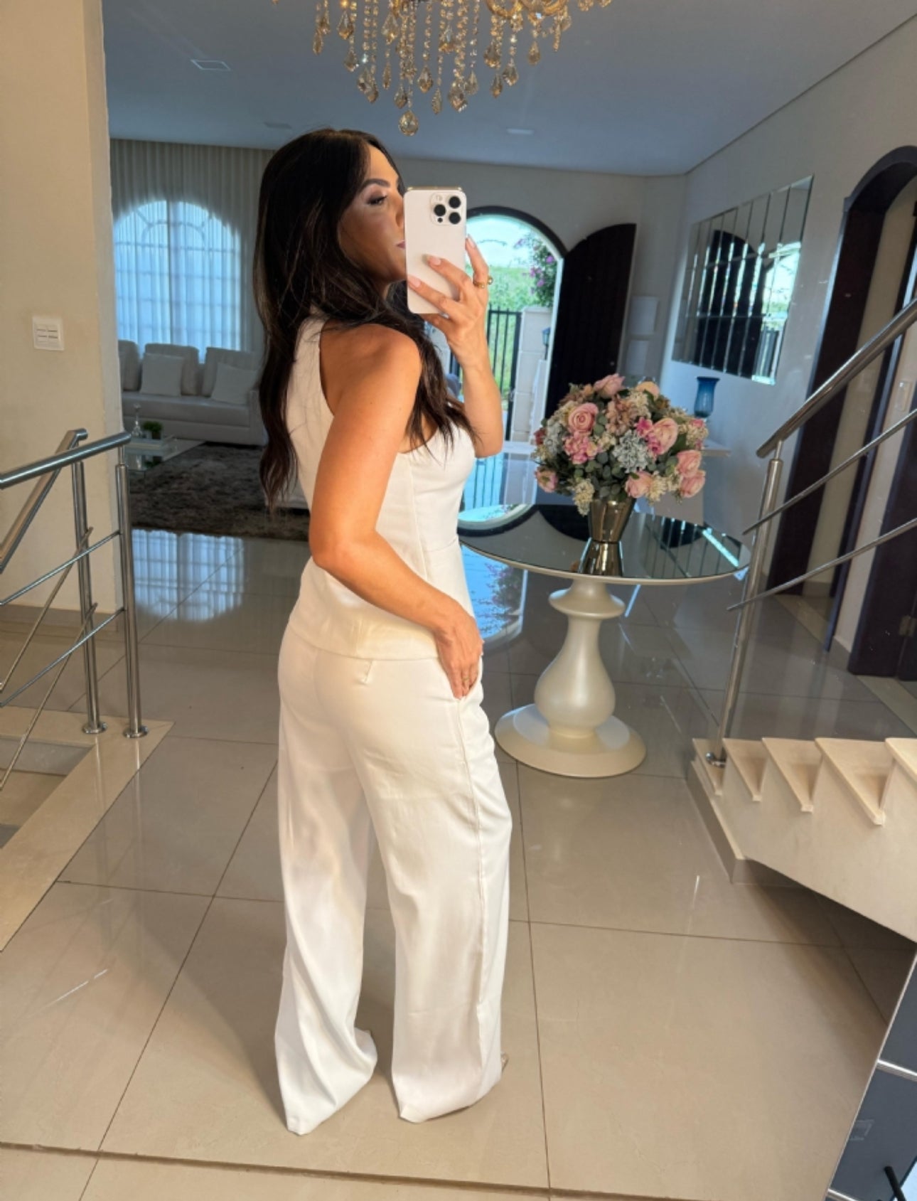 Tailleur ANITA Gilet senza maniche con colletto e bottoni metallici frontali Pantalone a gamba larga, vita alta