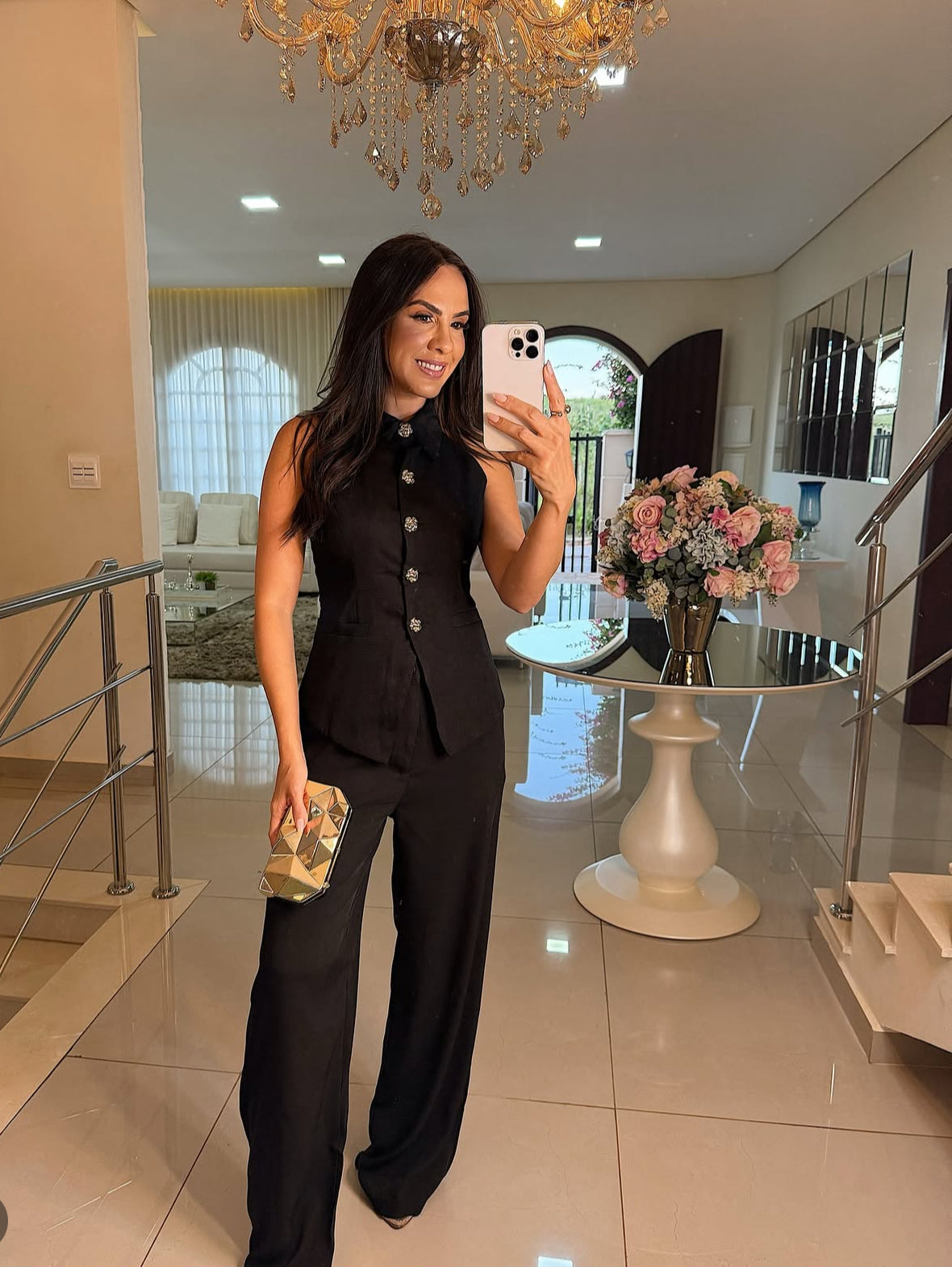 Tailleur ANITA Gilet senza maniche con colletto e bottoni metallici frontali Pantalone a gamba larga, vita alta