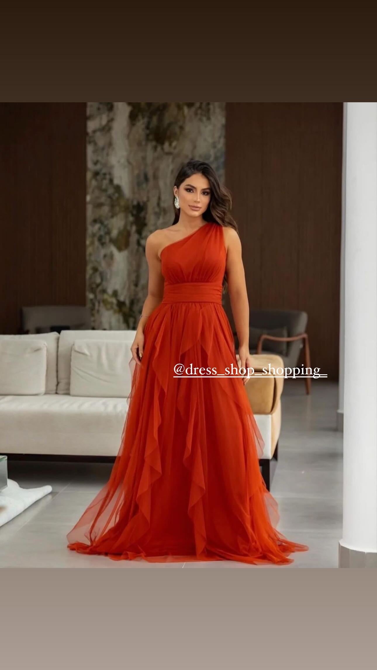 Vestito cerimonia Lucrezia in chiffon e velo con una fascia che valorizza la silhouette
