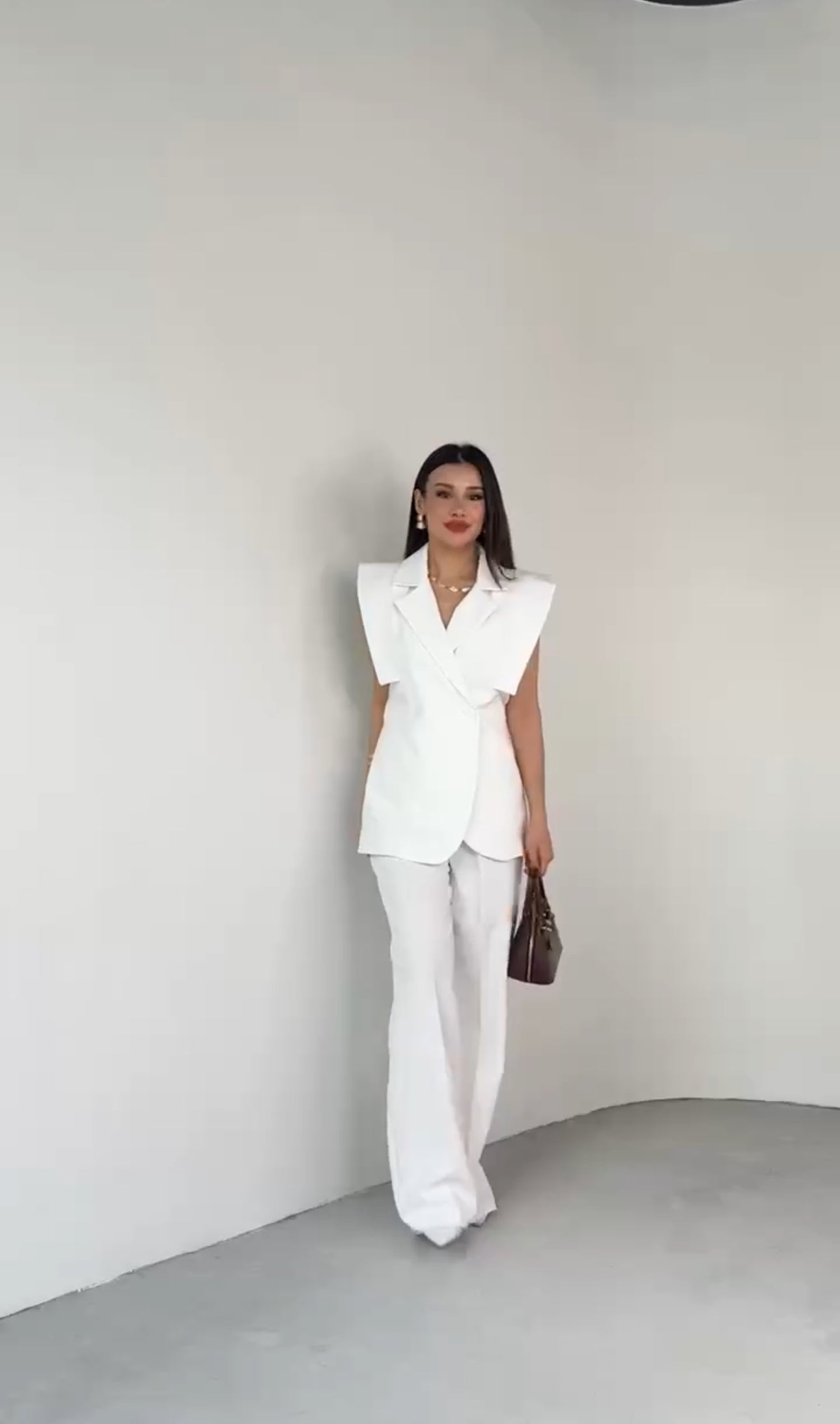 In Promozione Tailleur DENISE In cinque colori pastello e neutri perfetti per ogni occasione