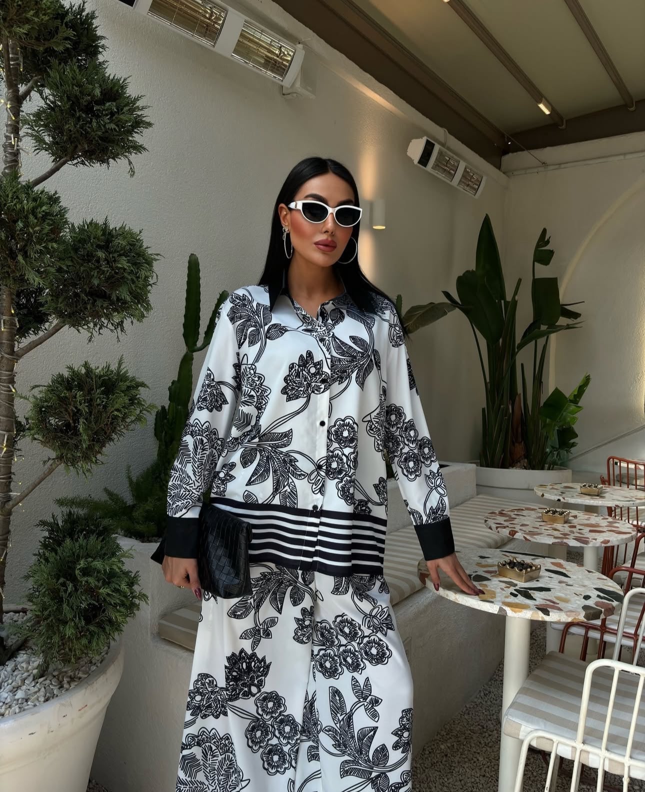 Setcord ZARA è composto da una camicia oversize e un paio di pantaloni larghi con stampa geometrica.
