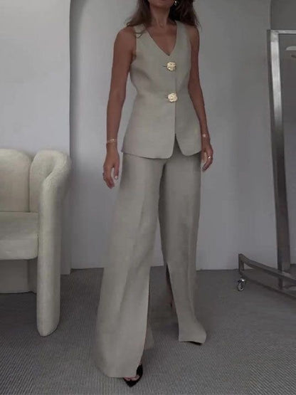 Tailleur OLIVIA smanicato con bottoni dorati imperiale