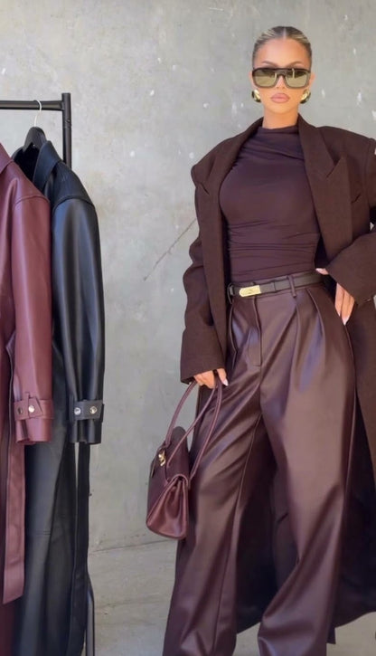 Outfit Anita Cappotto+Body+Pantalone in Eco-Pelle – Eleganza MetropoIitana