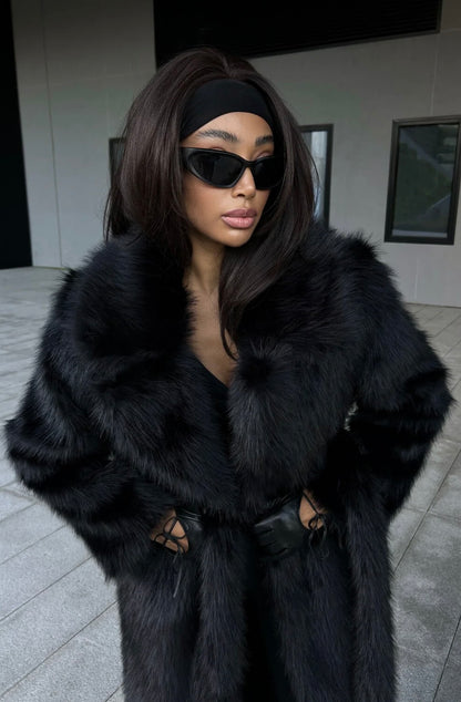 Pelliccia GIORGIA Avvolgente, sofisticato e ultra-morbido: questo cappotto lungo in ecopelliccia  porta il lusso in ogni look