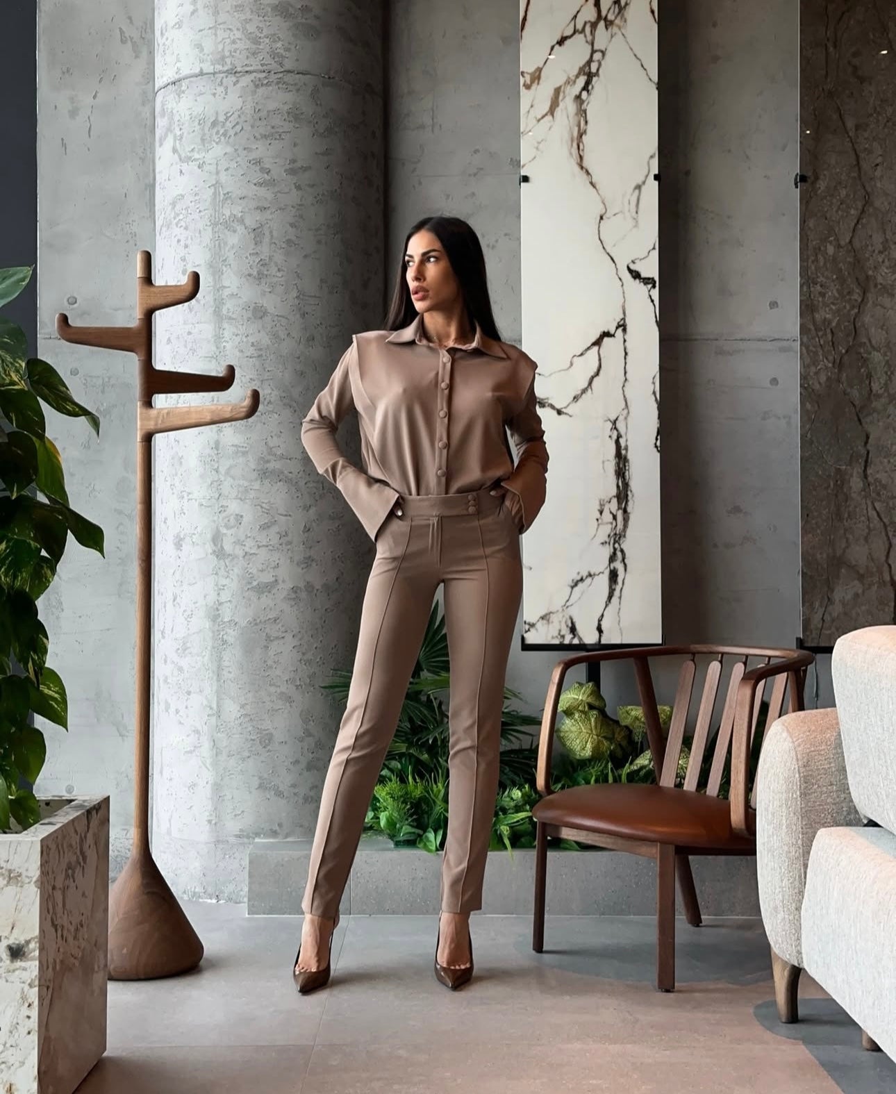 Coordinato GAIA con camicia e pantaloni in tessuto punto Roma