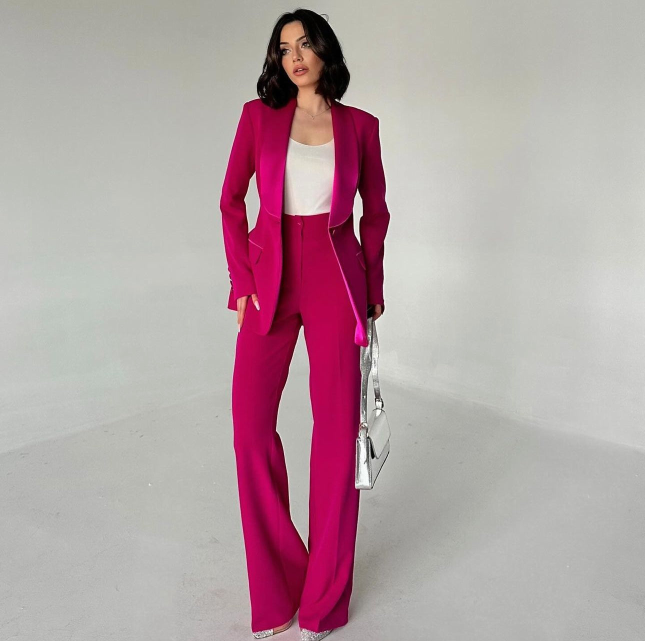Tailleur Azzurra giacca colletto scialle in raso pantaloni palazzo vestibilita perfetta taglia dalla 38 alla 54 Made in Italy