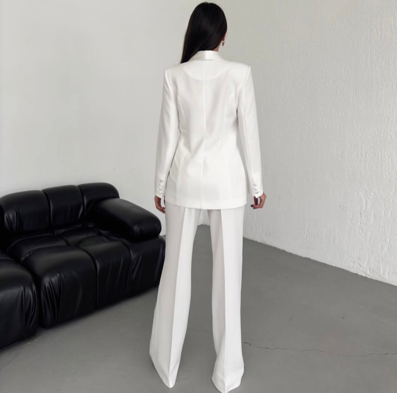 Tailleur Azzurra giacca colletto scialle in raso pantaloni palazzo vestibilita perfetta taglia dalla 38 alla 54 Made in Italy