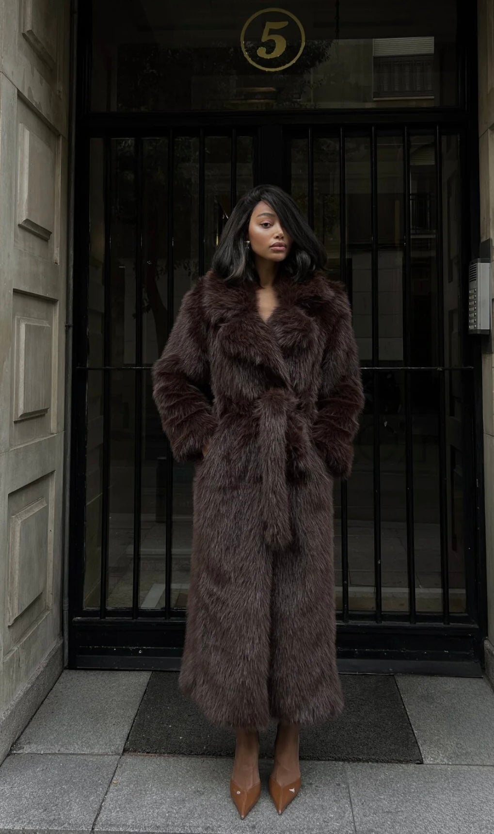 Pelliccia GIORGIA Avvolgente, sofisticato e ultra-morbido: questo cappotto lungo in ecopelliccia  porta il lusso in ogni look