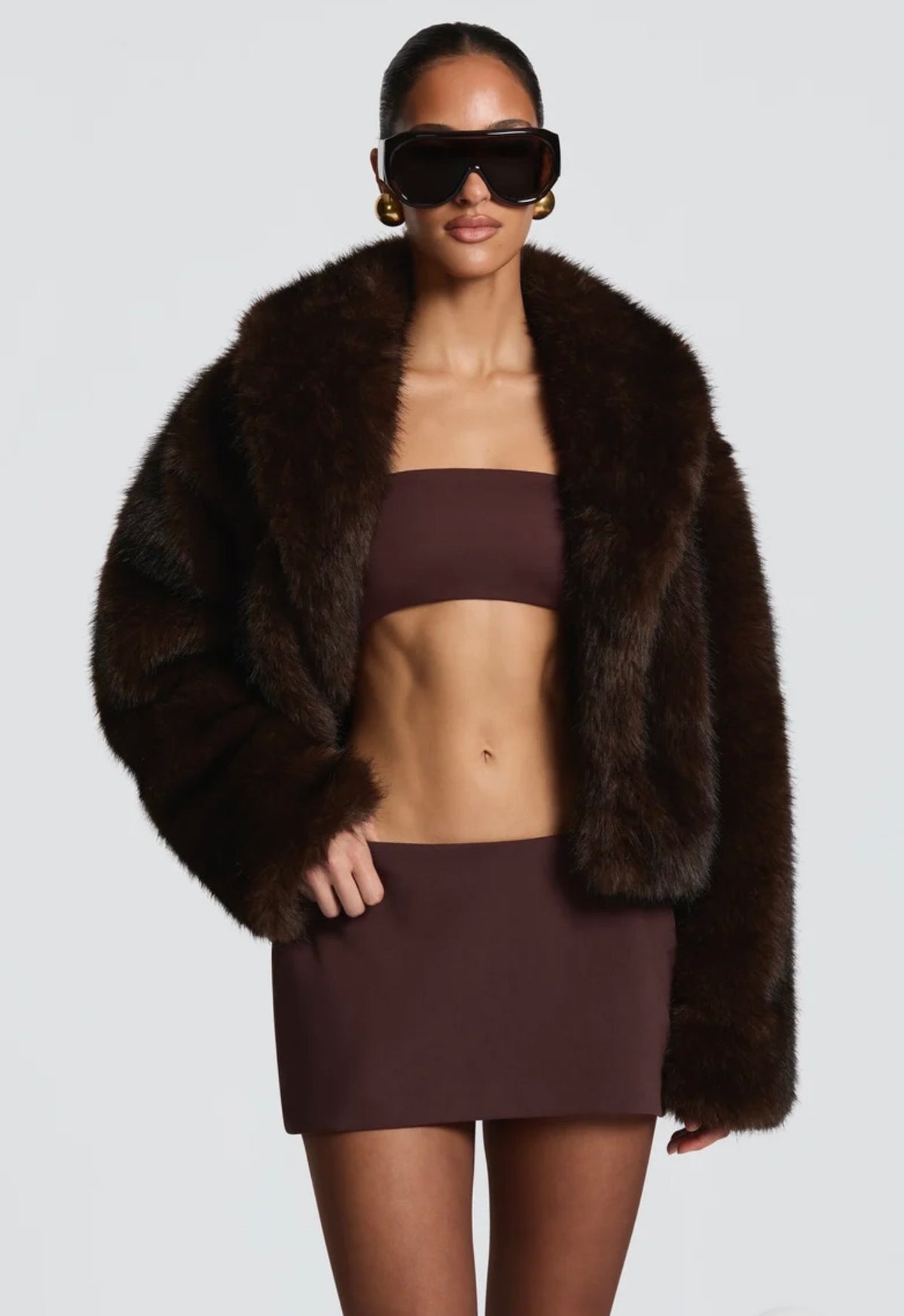 Crop Eco-Fur Jacket – Luxe Edition "Essenziale per la stagione fredda: caldo, leggero e irresistibilmente glam."