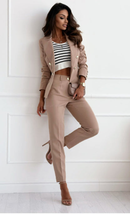 Tailleur Federica giacca con bottoni pantaloni sigaretta il più amato non fartelo scappare