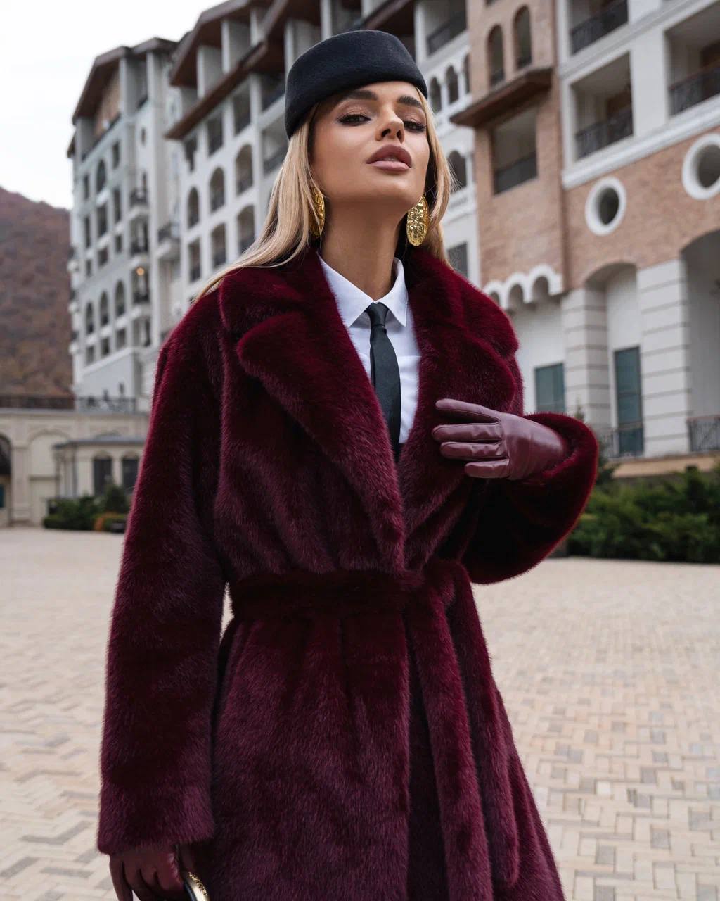 Pelliccia KAROL in visone morbido soffice con fodera in raso e cinta in coordinato