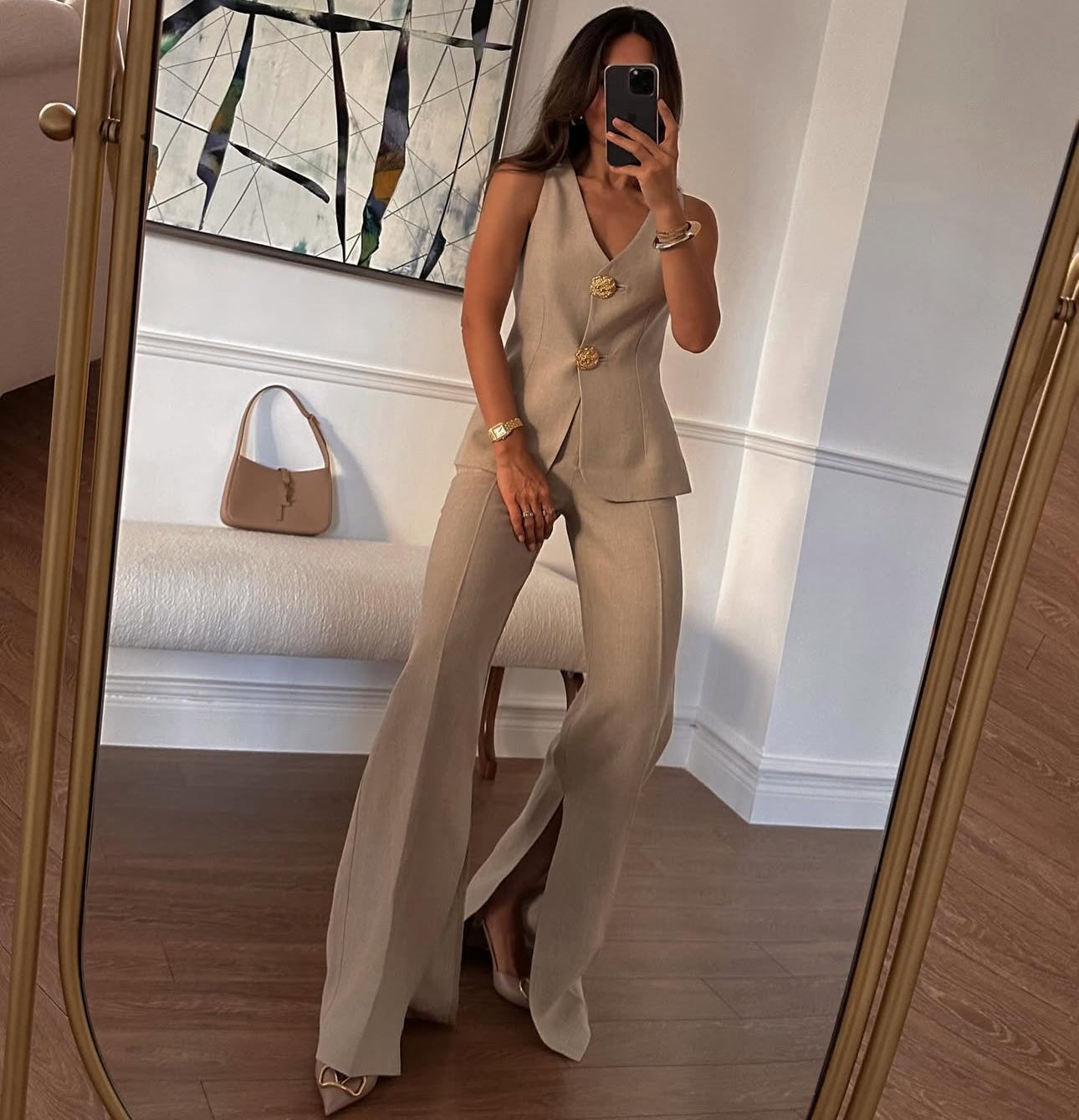 Tailleur OLIVIA smanicato con bottoni dorati imperiale