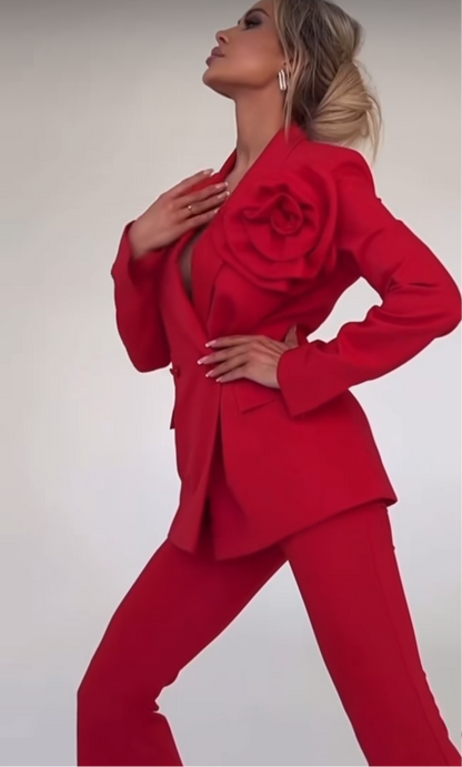 Tailleur KATIA Giacca doppio petto  con spilla estraibile pantalone Zampa tessuto leggermente elasticizzato ottima vestibilita Made in Italy 🇮🇹