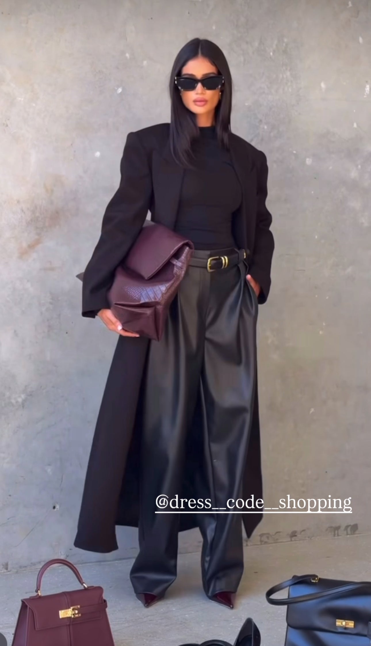 Outfit Anita Cappotto+Body+Pantalone in Eco-Pelle – Eleganza MetropoIitana