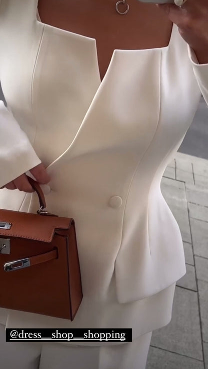 Tailleur Dea giacca scollo quadrato e pantaloni palazzo