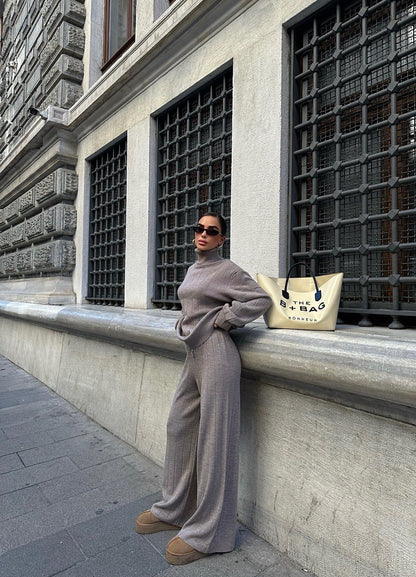Coordinato Alice 100% lana rasata doppio collo con pantaloni con elastico in vita in coordinato