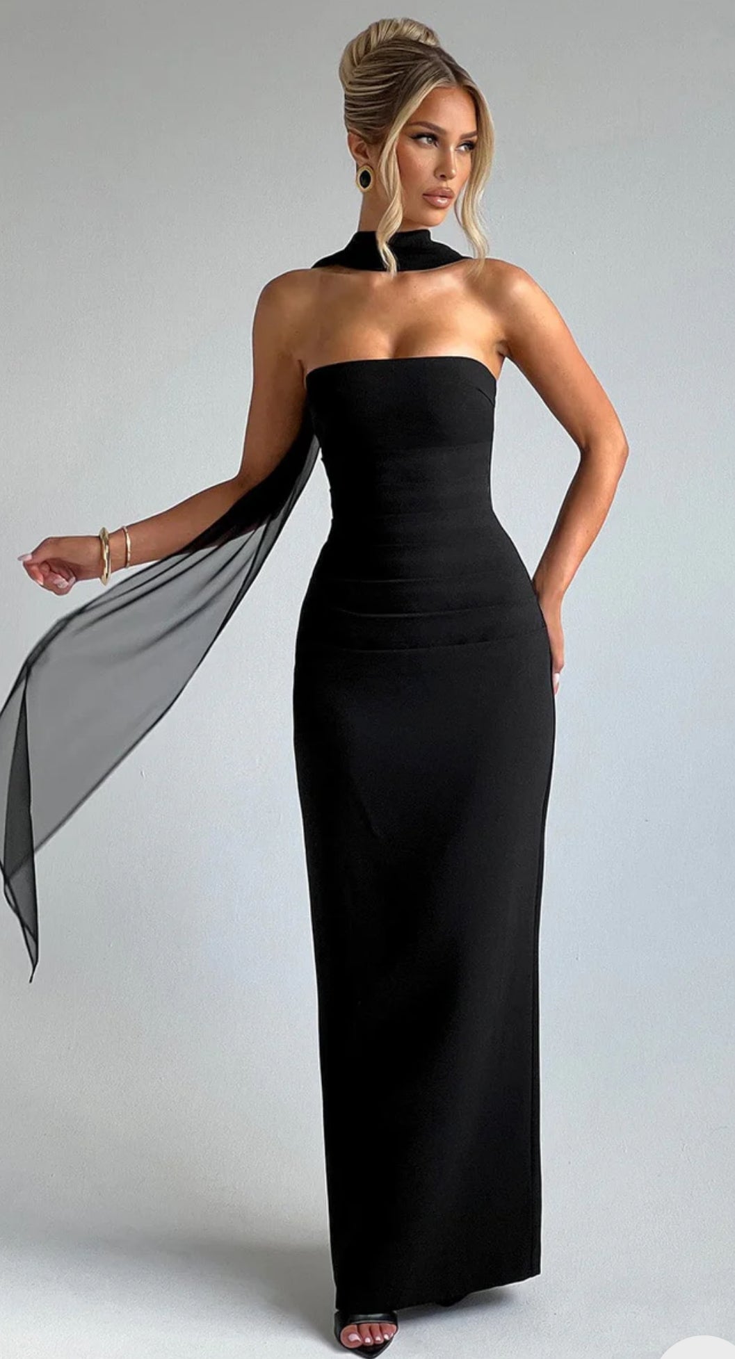 Long dress YIULIA tubino lungo è perfetto per mettere in risalto le forme femminili. Il foulard in tulle lungo può essere utilizzato per creare differenti look