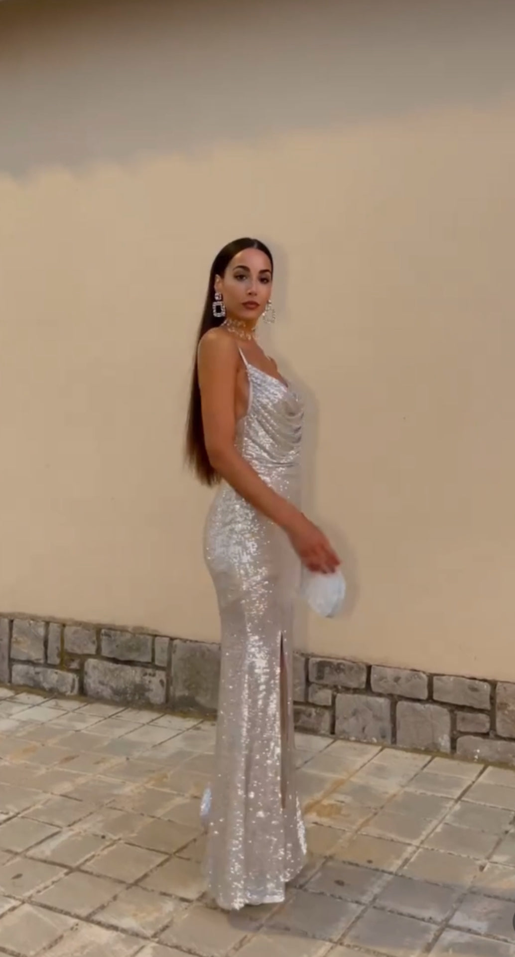 Vestito BIA lungo in paillettes con bretelle e spacco laterale
