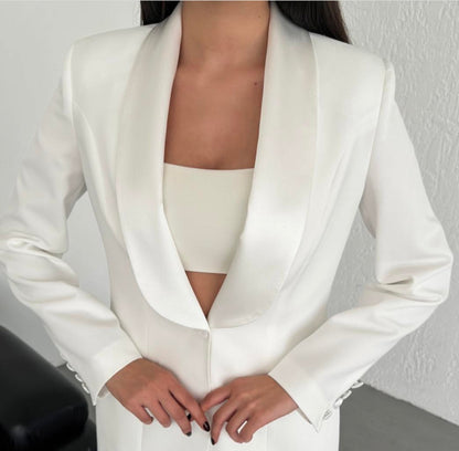 Tailleur Azzurra giacca colletto scialle in raso pantaloni palazzo vestibilita perfetta taglia dalla 38 alla 54 Made in Italy