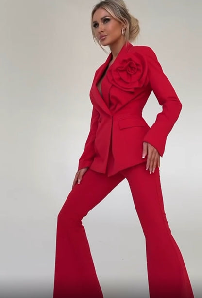 Tailleur KATIA Giacca doppio petto  con spilla estraibile pantalone Zampa tessuto leggermente elasticizzato ottima vestibilita Made in Italy 🇮🇹