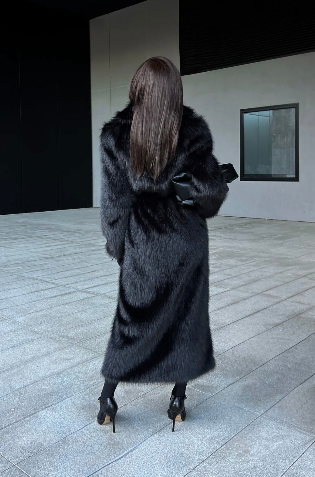 Pelliccia GIORGIA Avvolgente, sofisticato e ultra-morbido: questo cappotto lungo in ecopelliccia  porta il lusso in ogni look