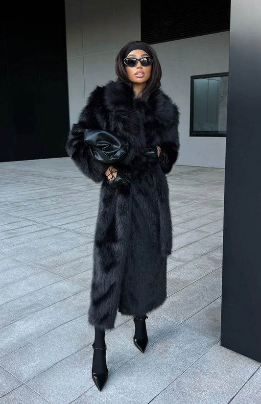 Pelliccia GIORGIA Avvolgente, sofisticato e ultra-morbido: questo cappotto lungo in ecopelliccia  porta il lusso in ogni look