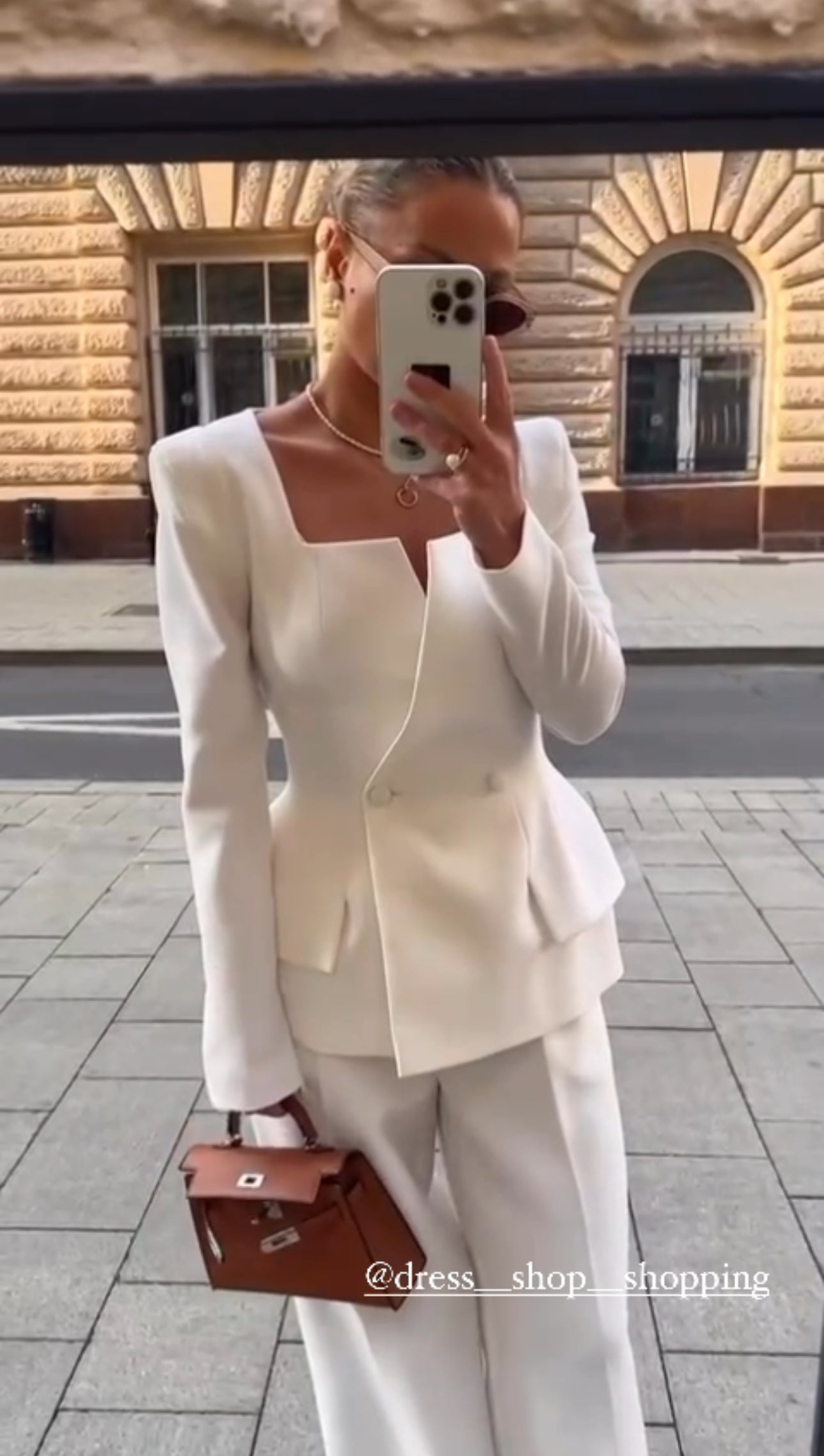 Tailleur Dea giacca scollo quadrato e pantaloni palazzo