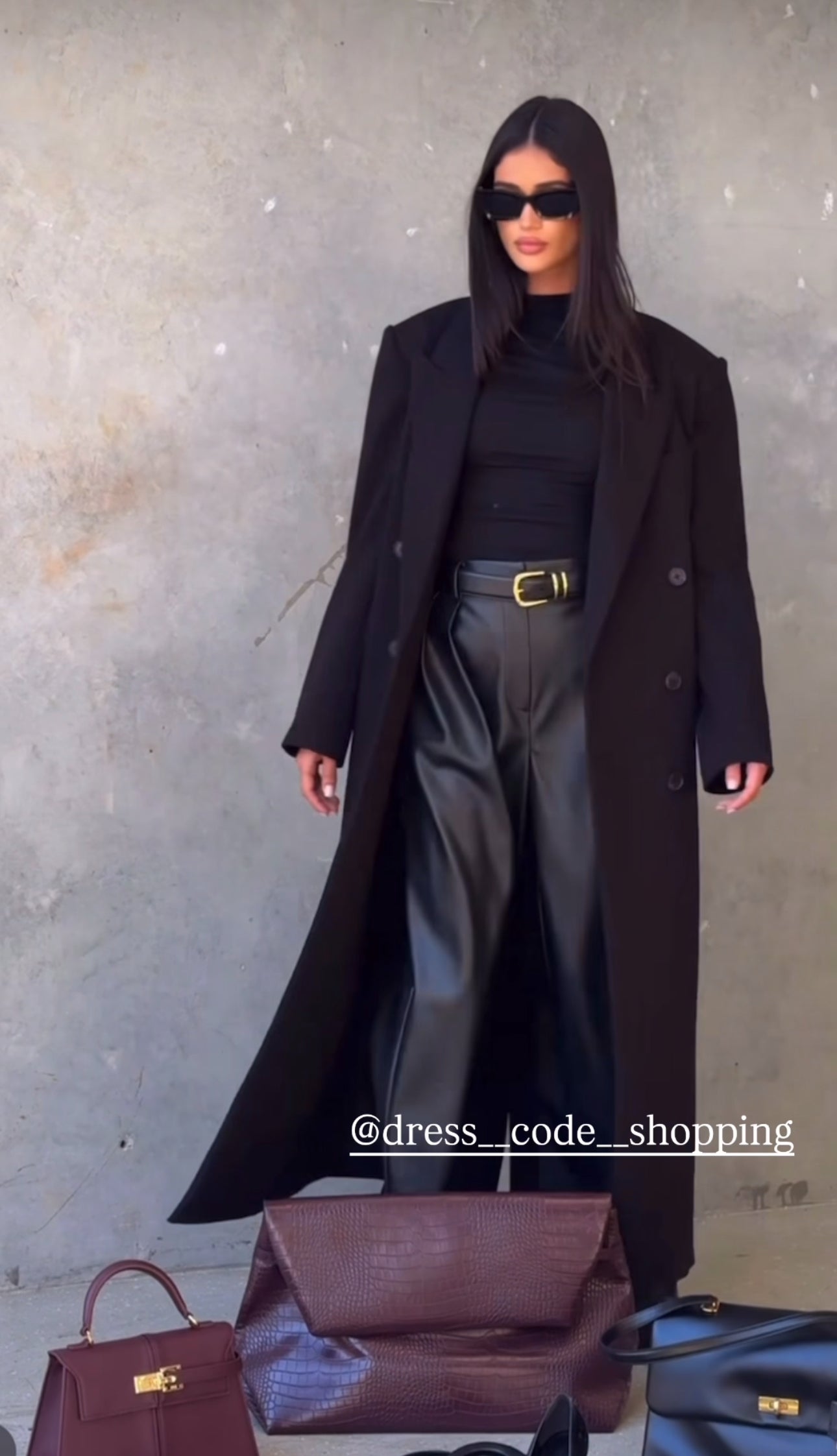 Outfit Anita Cappotto+Body+Pantalone in Eco-Pelle – Eleganza MetropoIitana