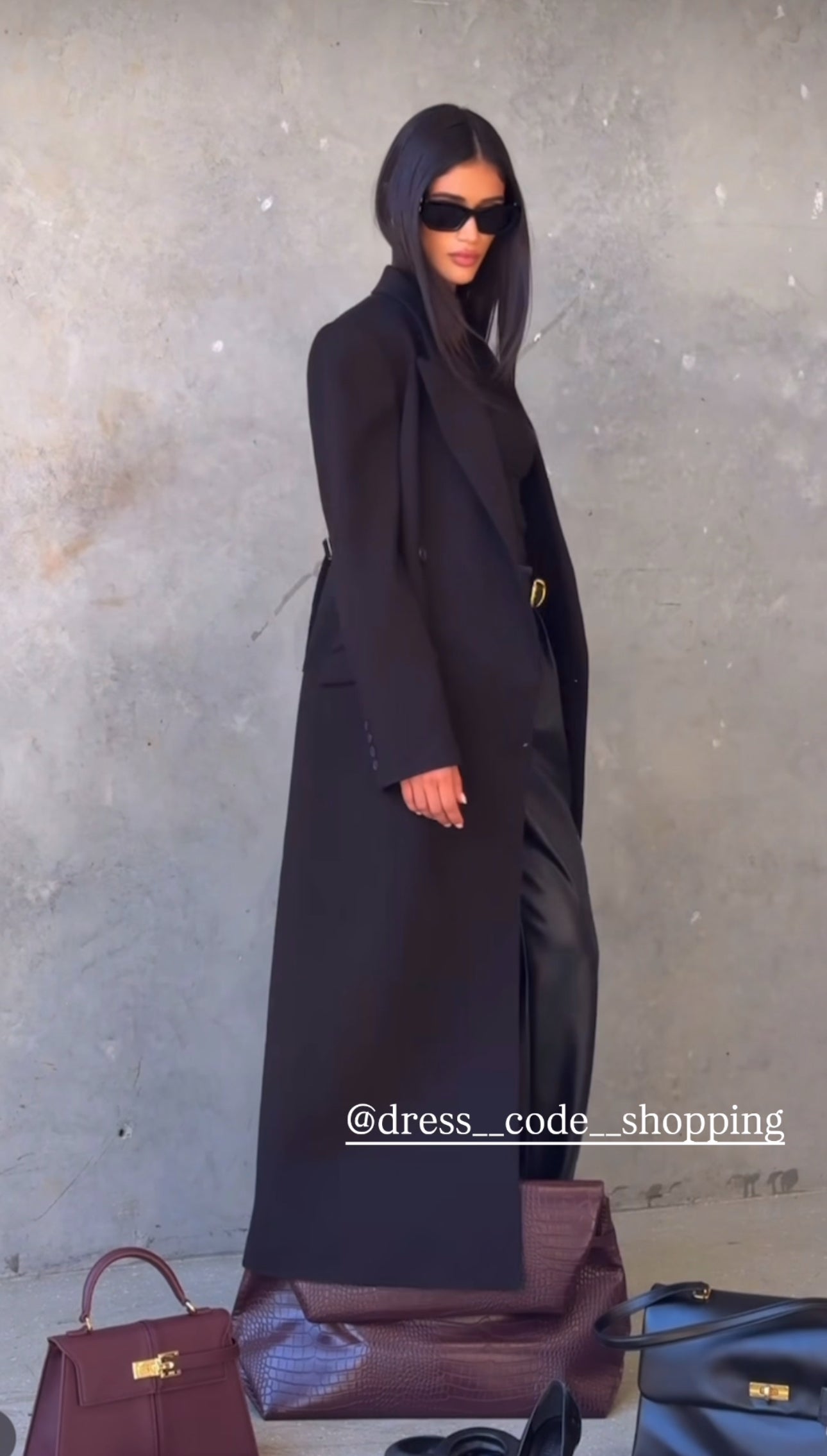 Outfit Anita Cappotto+Body+Pantalone in Eco-Pelle – Eleganza MetropoIitana