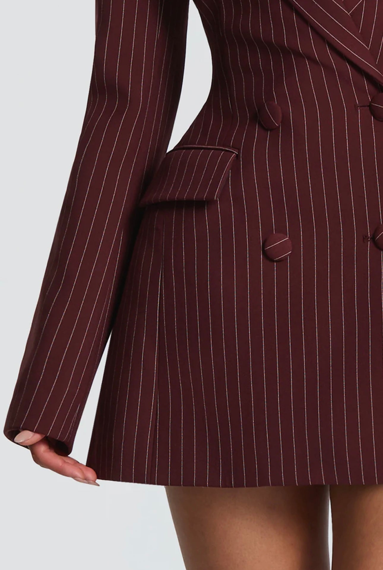 Blazer Dress AURORA 
Raffinato, moderno e irresistibilmente femminile.
In promo esclusiva con cintura in coordinato: lo stile perfetto per distinguerti con eleganza