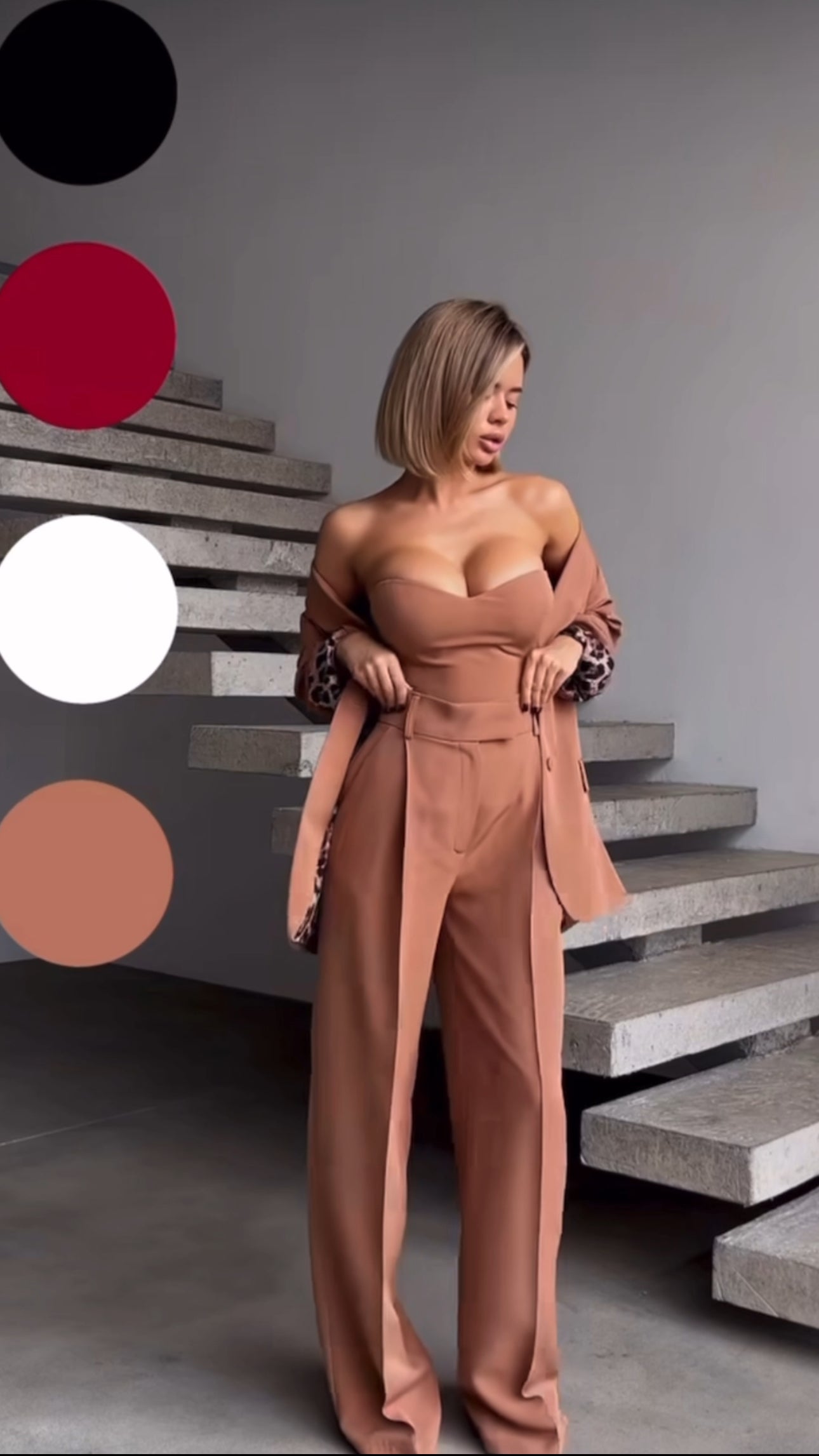 Tailleur AURORA         Giacca con fodera leopardata pantalone palazzo con corsetto in coordinato
