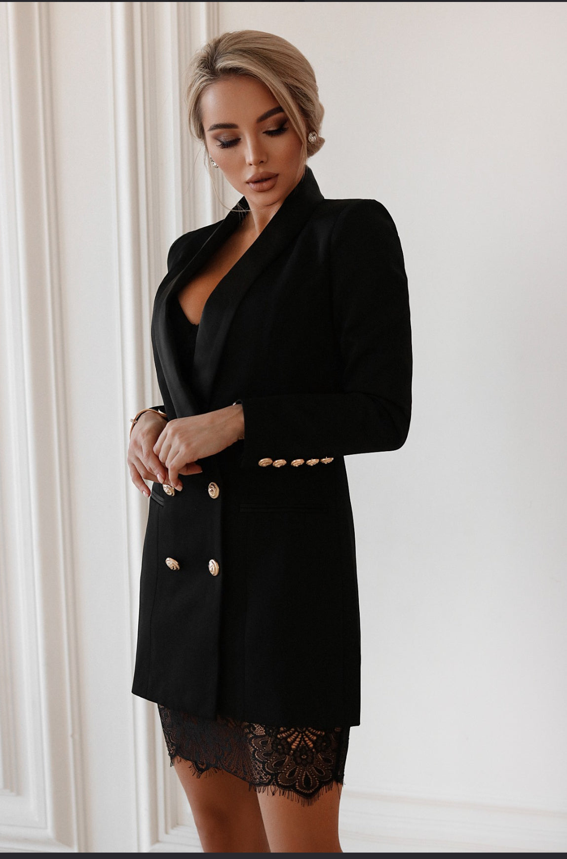 CHANEL indossa un Blazer con bottoni più mini Dress pizzo e merletto con bretelle regolabili vestibilita perfetta leggermente elasticizzata Made in Italy 🇮🇹