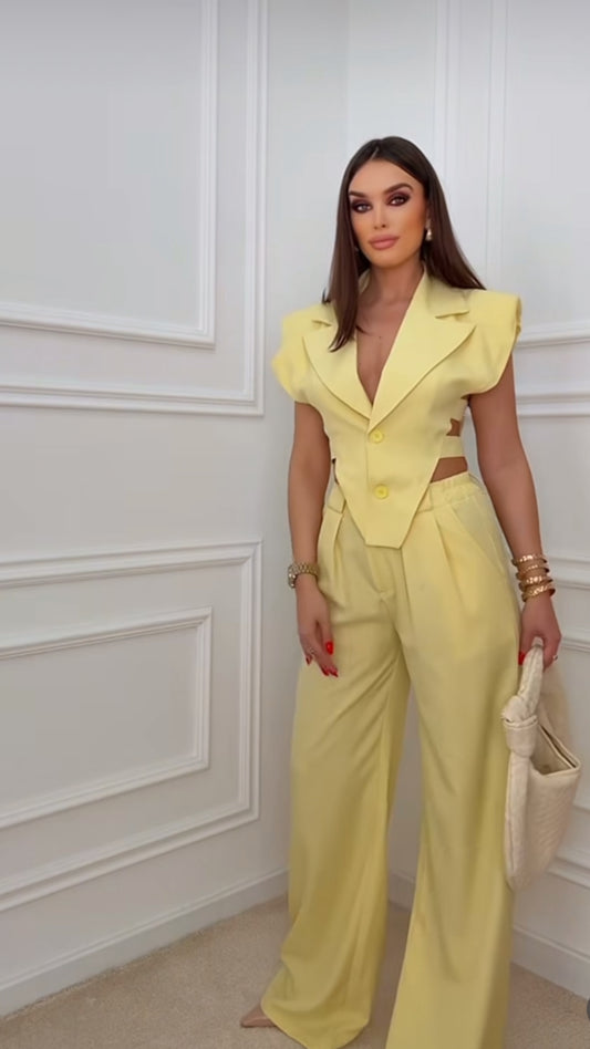 Tailleur GIORGIA chic e raffinato, perfetto per eventi serali, cene eleganti o uscite di classe non fartelo scappare in promo
