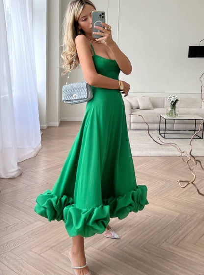 Abito Federica modello a Campana e con un voila ampio alla fine taglie dalla 38 alla 54 Made in Italy 🇮🇹