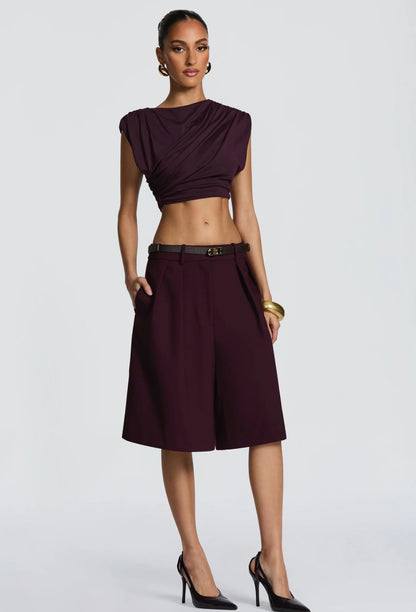 Outfit check GIULIA Questo look è un perfetto mix tra eleganza e minimalismo, ideale sia per il giorno che per la sera.