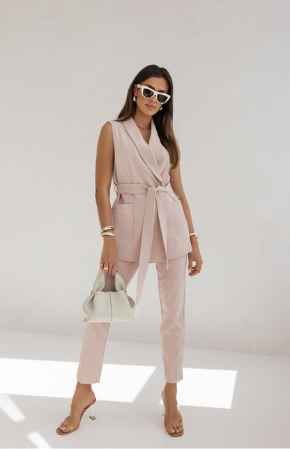 Tailleur STELLA blazer smanicato con cinta più pantaloni modello sigaretta vestibilita comoda Made in Italy 🇮🇹
