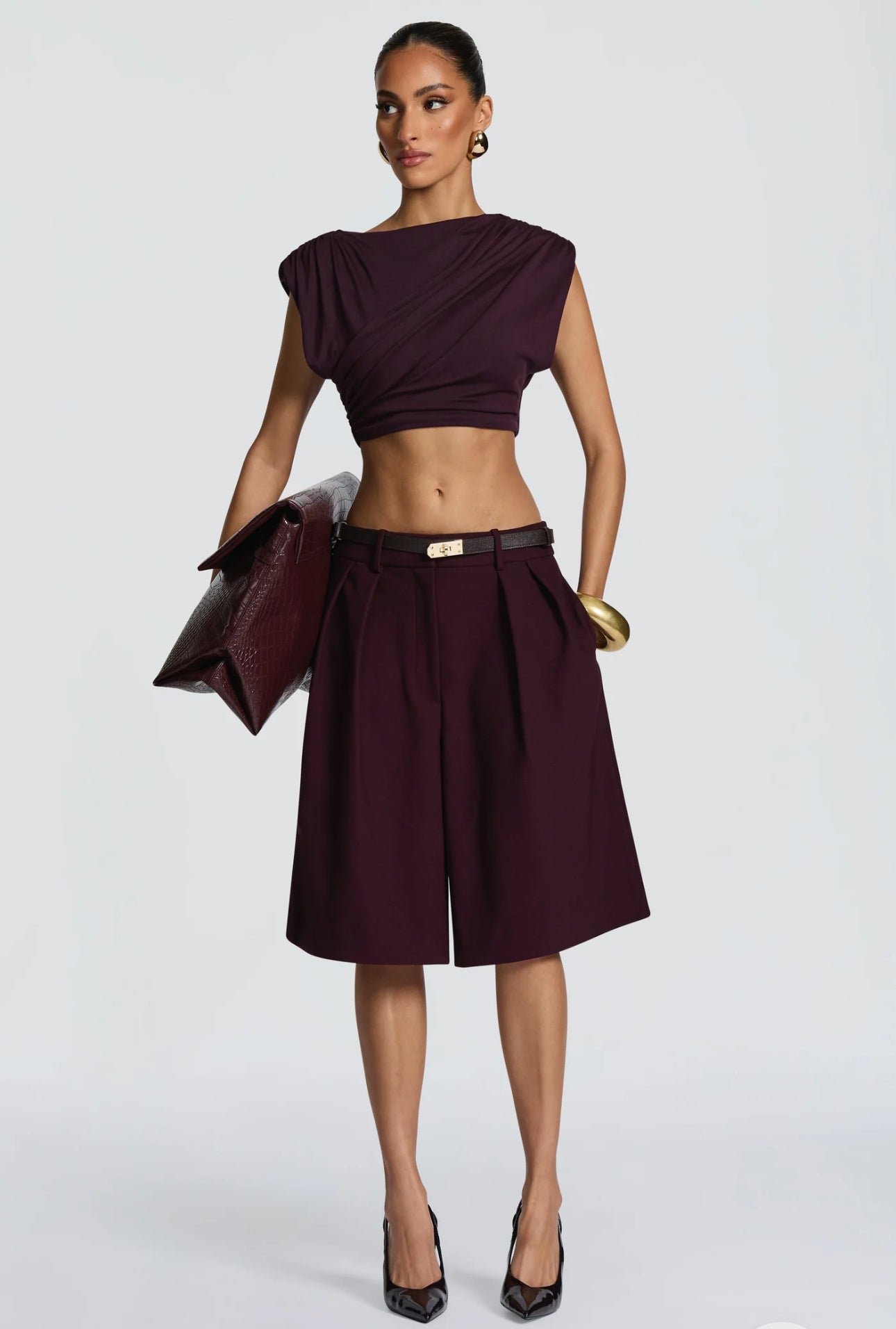 Outfit check GIULIA Questo look è un perfetto mix tra eleganza e minimalismo, ideale sia per il giorno che per la sera.