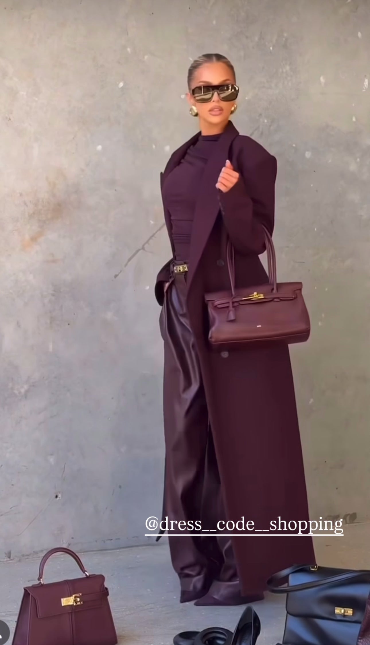 Outfit Anita Cappotto+Body+Pantalone in Eco-Pelle – Eleganza MetropoIitana