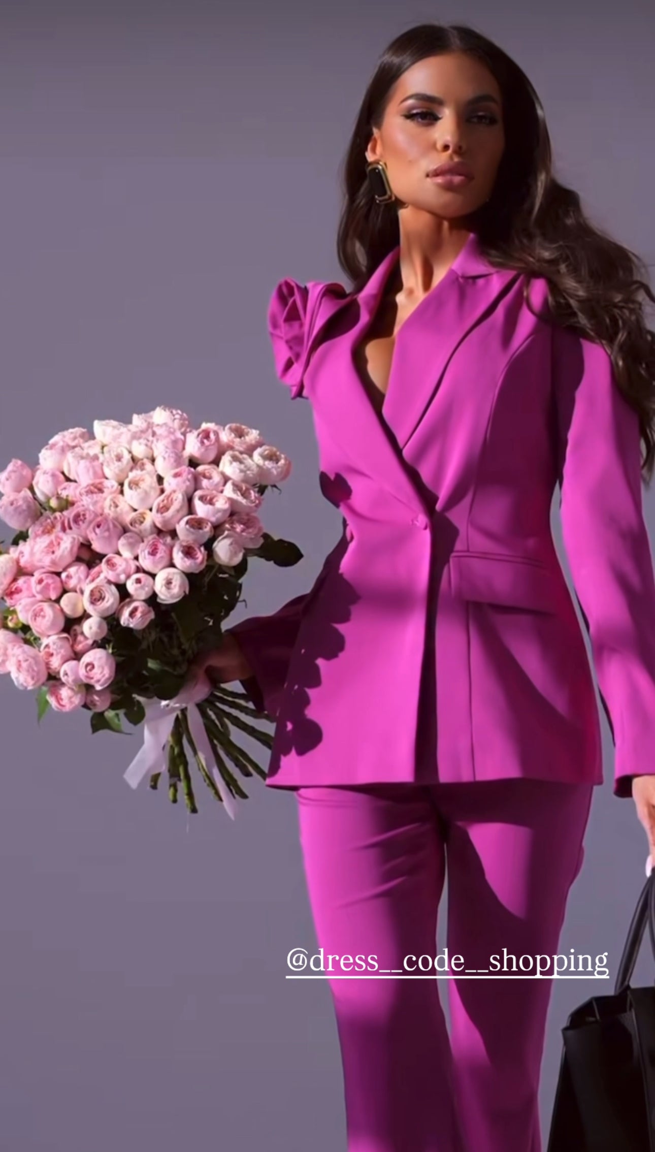 Tailleur KATIA Giacca doppio petto  con spilla estraibile pantalone Zampa tessuto leggermente elasticizzato ottima vestibilita Made in Italy 🇮🇹