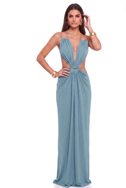 Abito Lungo Chérie – Cut-Out & Anello Gioiello Oro Sinonimo di eleganza magnetica e fascino contemporaneo.