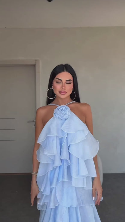 Abito CECILIA Elegante e scenografico, questo abito è realizzato in un leggero tessuto plissé effetto stropicciato.